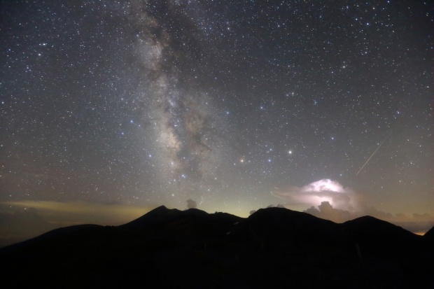 16_天の川と雷雲・流星